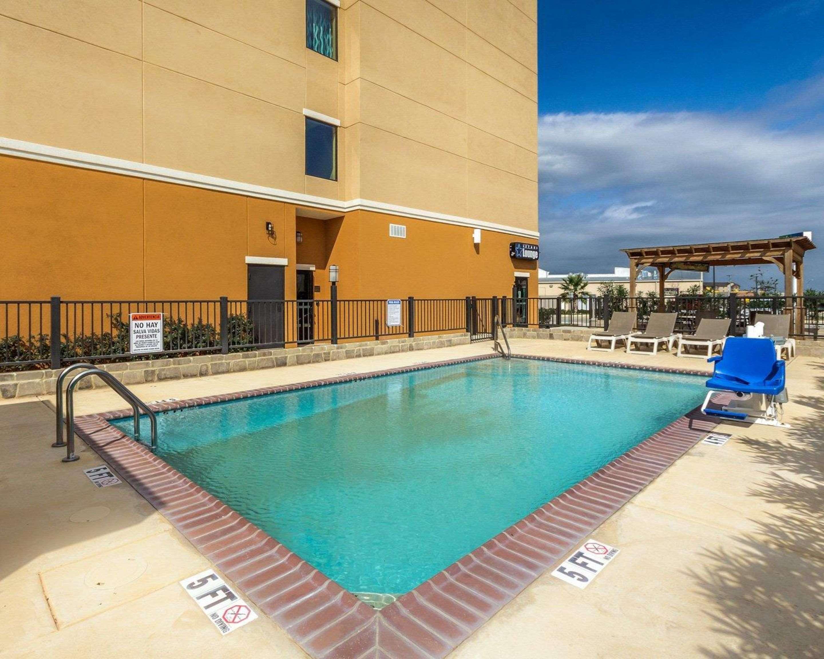 Comfort Suites Cotulla Near I-35 Exterior photo